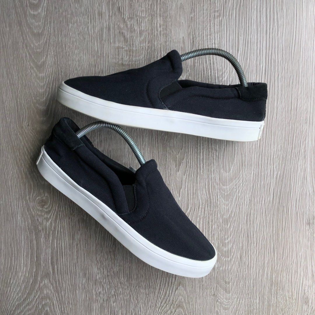 Adidas courtvantage slip top on