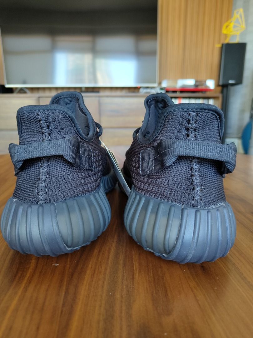 Adidas Yeezy Boost 350 V2 Onyx - size 9.5 men's, Men's Fashion