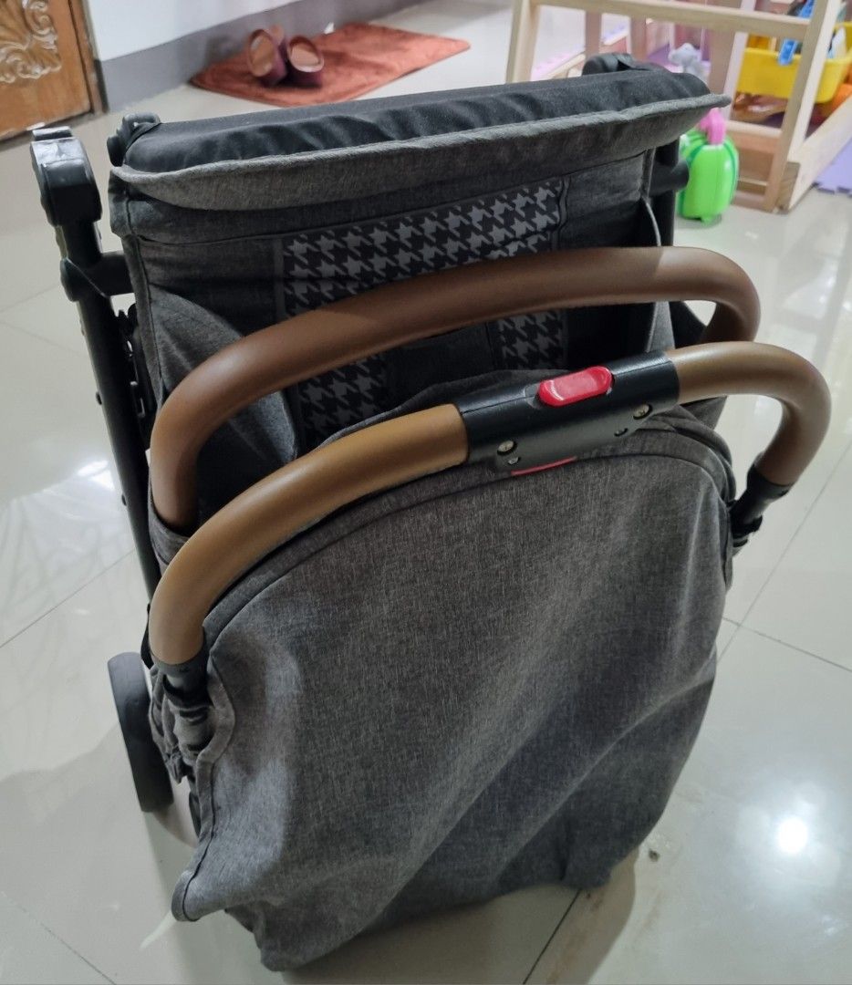 Apruva Trek Travel System (Stroller with carrier), Babies & Kids, Going