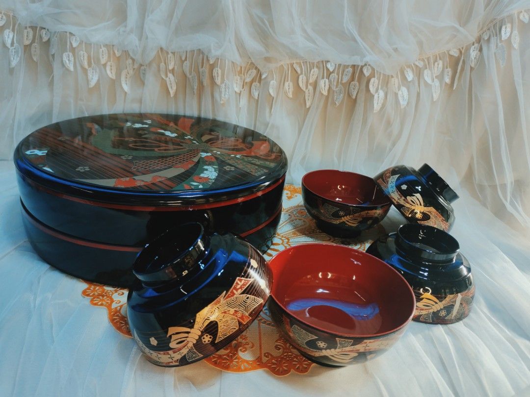 bento box set made from japan (Category: Bakeware) located in Manila. Submitted by torresrhea23040 (Listing ID 1239198016, Image 1). Description: bento box made from japan.