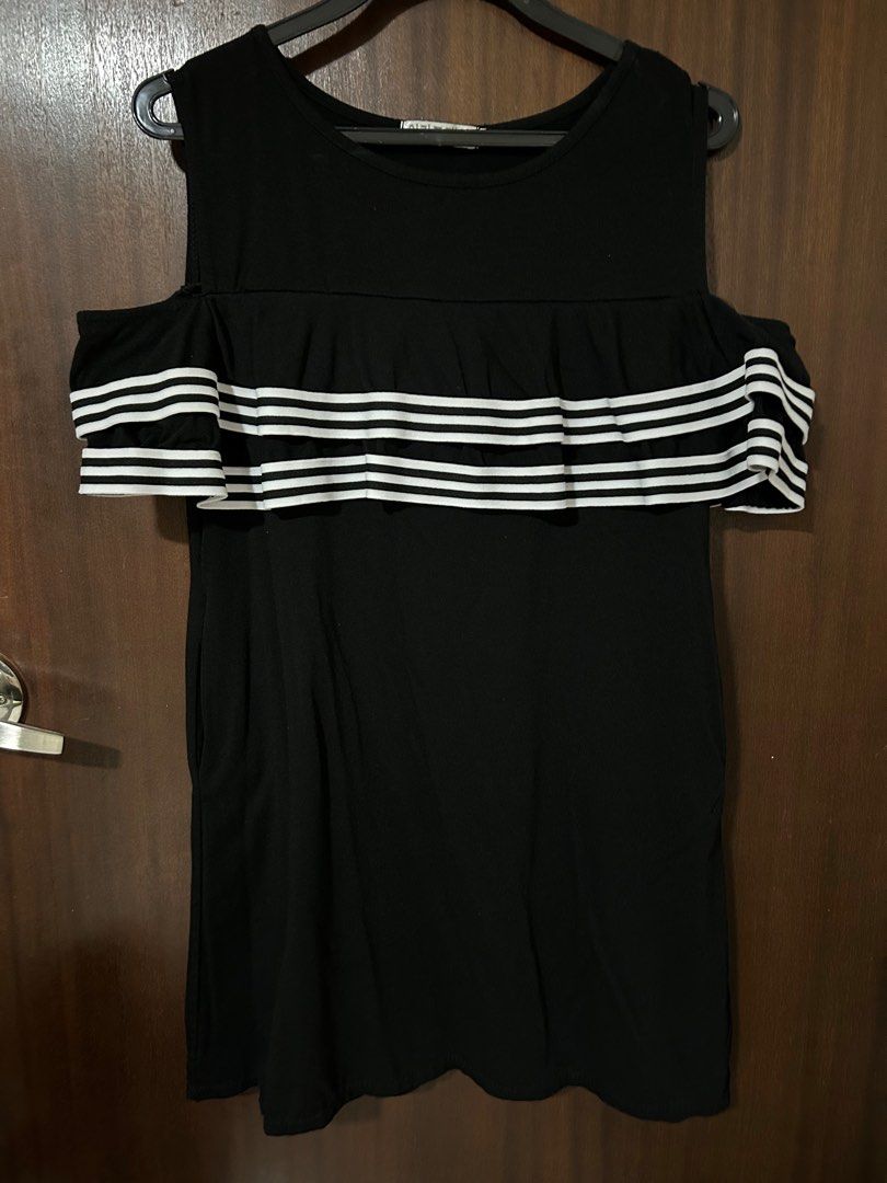 Cold shoulder discount nursing top