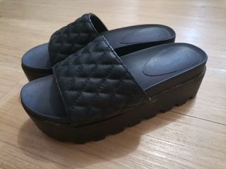 Black Sandal
