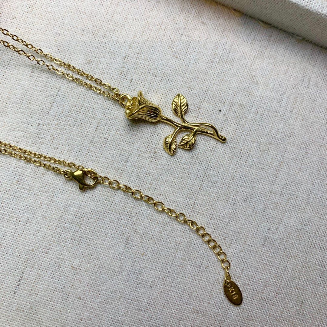 Gold on sale rose pendant
