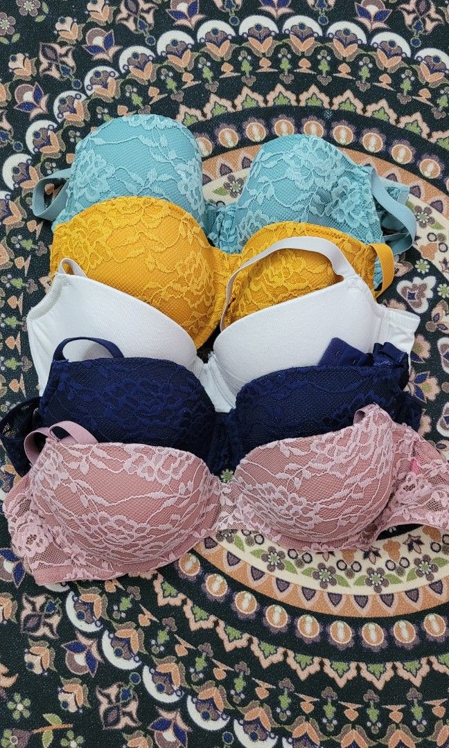 Bras, Women's Fashion, New Undergarments & Loungewear on Carousell