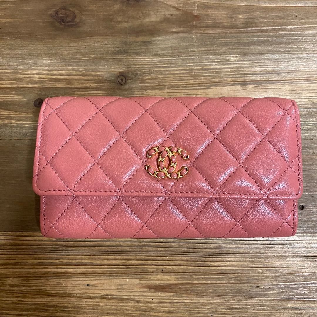 Chanel 19 Long Wallet in Lambskin Pink and Gold Hardwware, Luxury