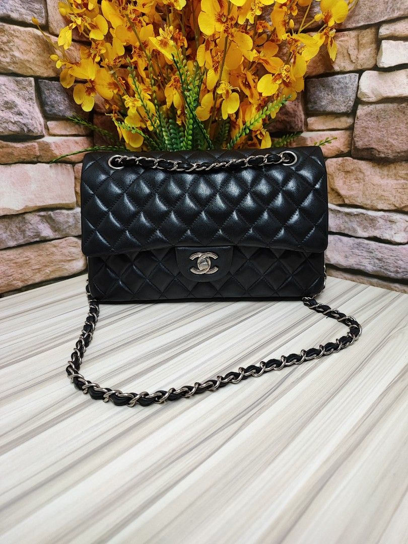 Chanel classic outlet flap 25cm