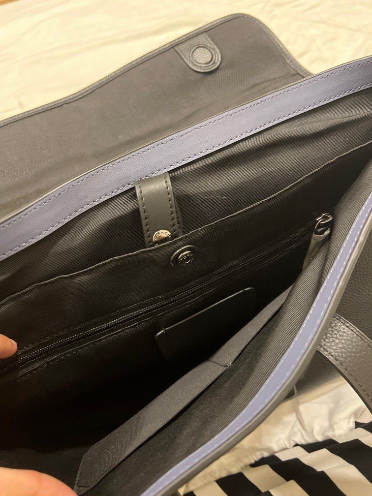 Coach Laptop briefcase, Women's Fashion, Bags & Wallets, Crossbody