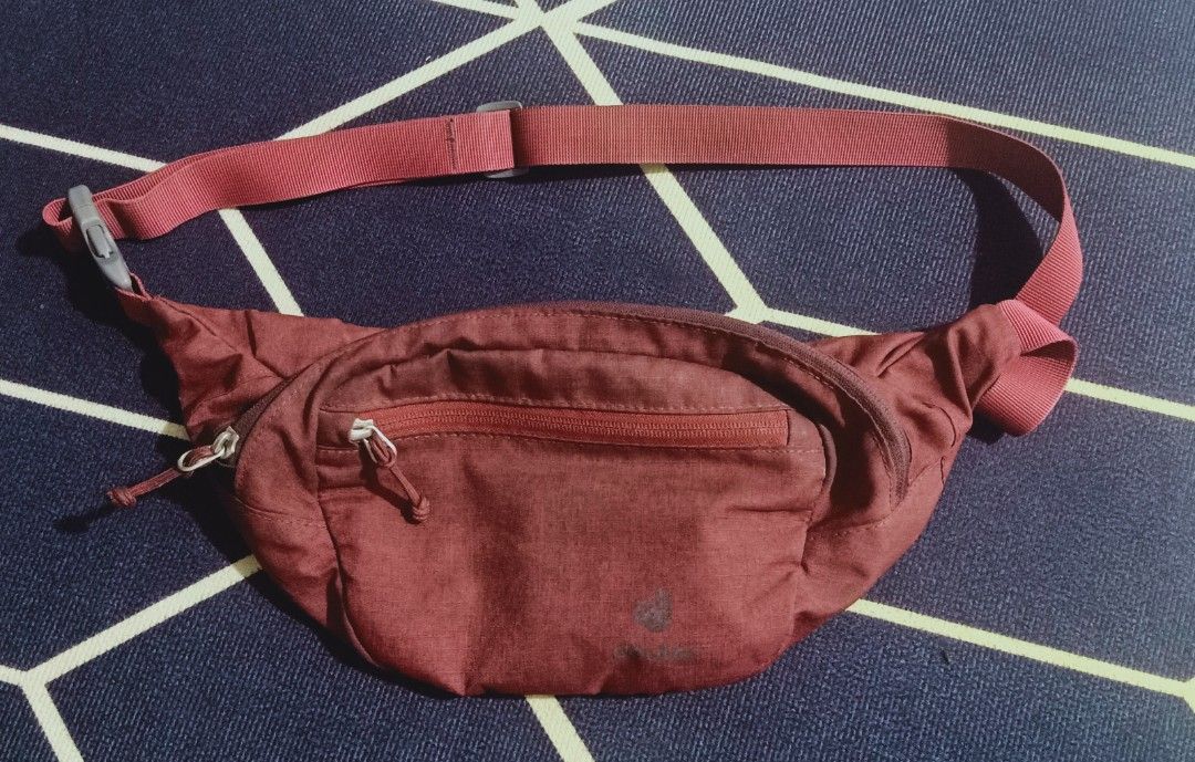 Deuter pouch store