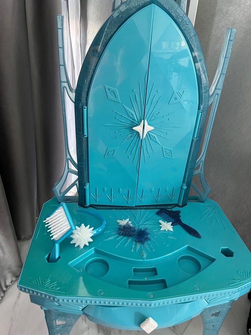 Frozen vanity with chair outlet