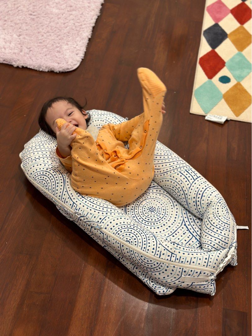 DockaTot Deluxe, Babies & Kids, Baby Nursery & Kids Furniture, Cots & Cribs on Carousell