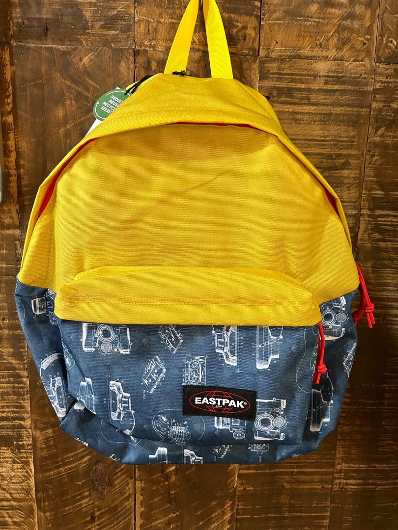 EASTPAK Backpack, Women's Fashion, Bags & Wallets, Backpacks on Carousell