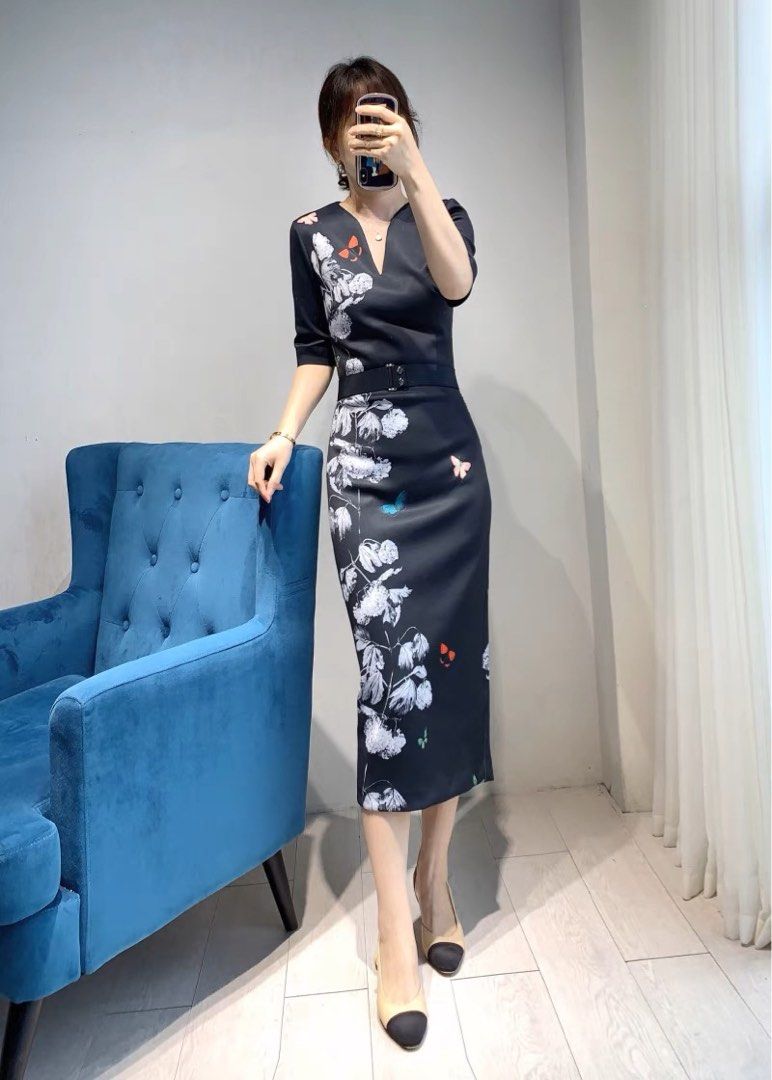 Elegant dress store for work