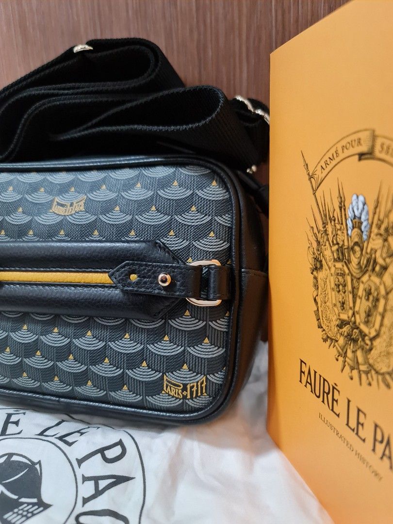Faure Le Page Hands On 17 Sling bag