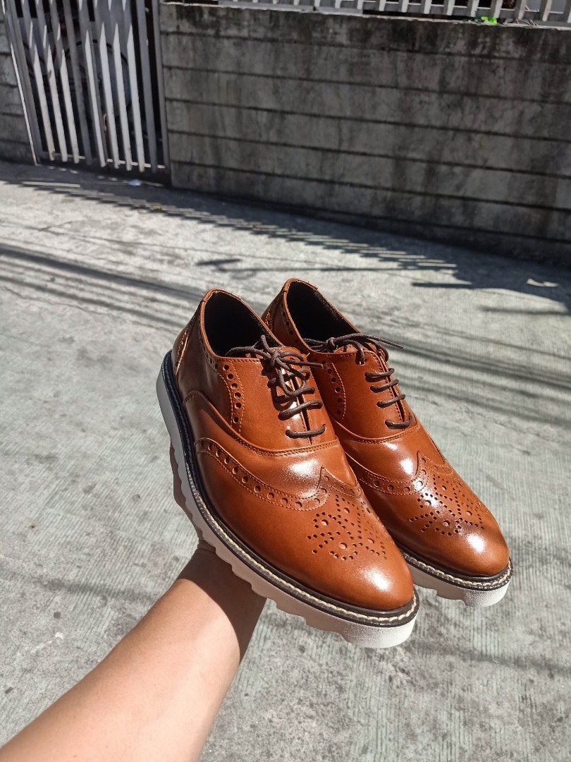 For sale brand new Oxford leather shoes for men and women
