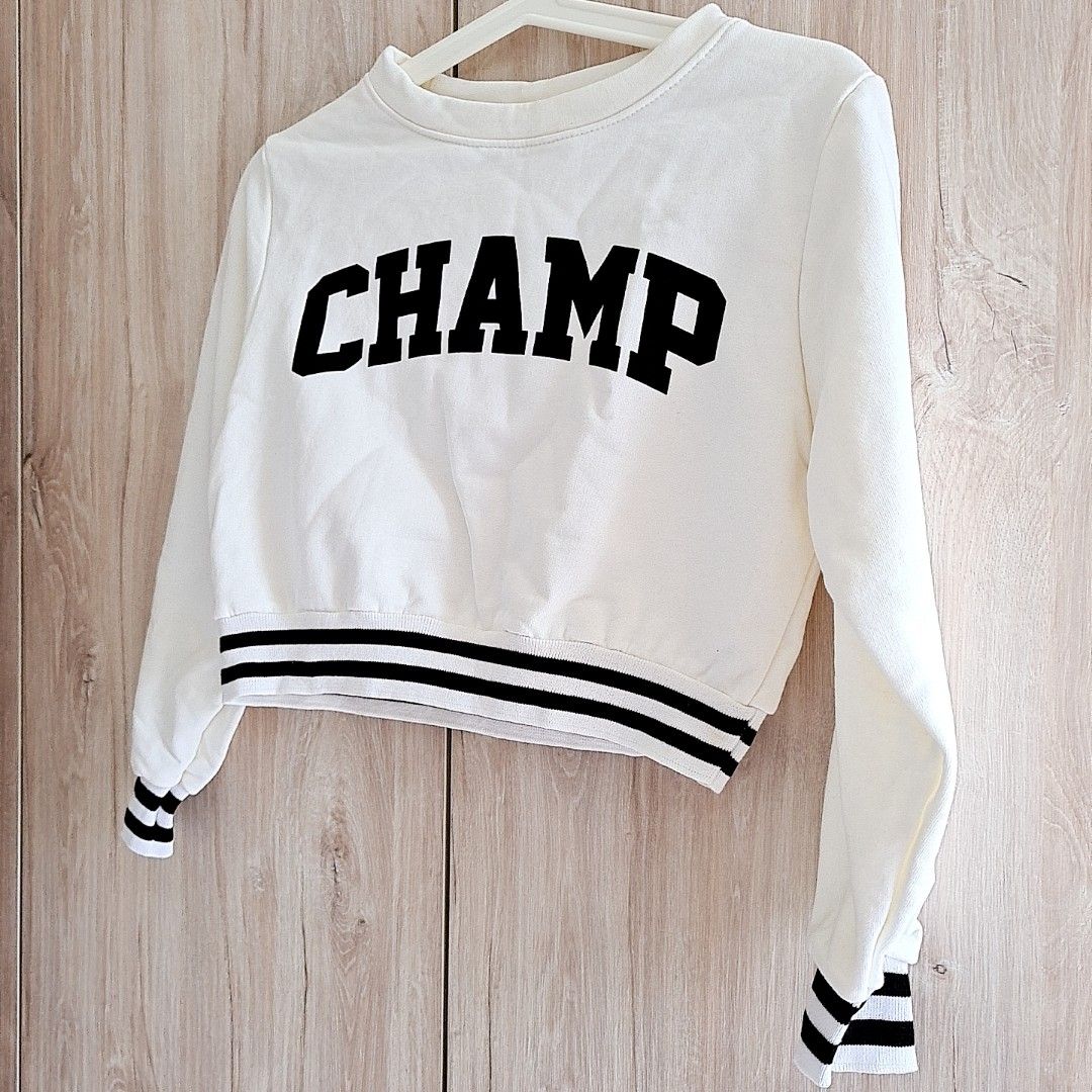 Champion sweater deals crop top gratis