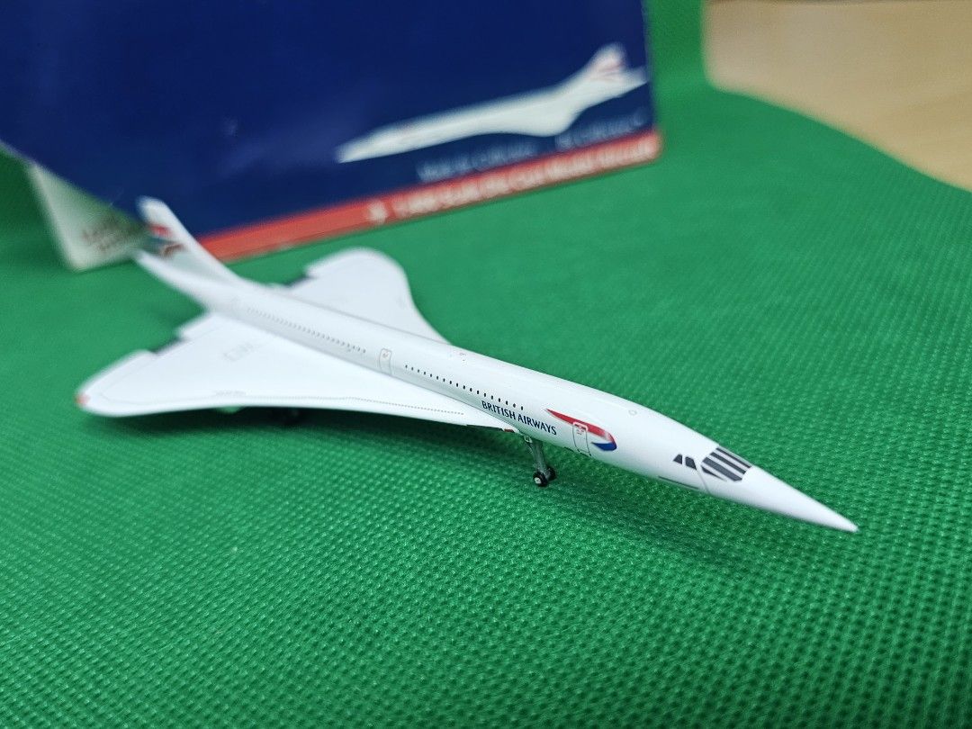 concorde british airways 1:240 mini air modern toys japan