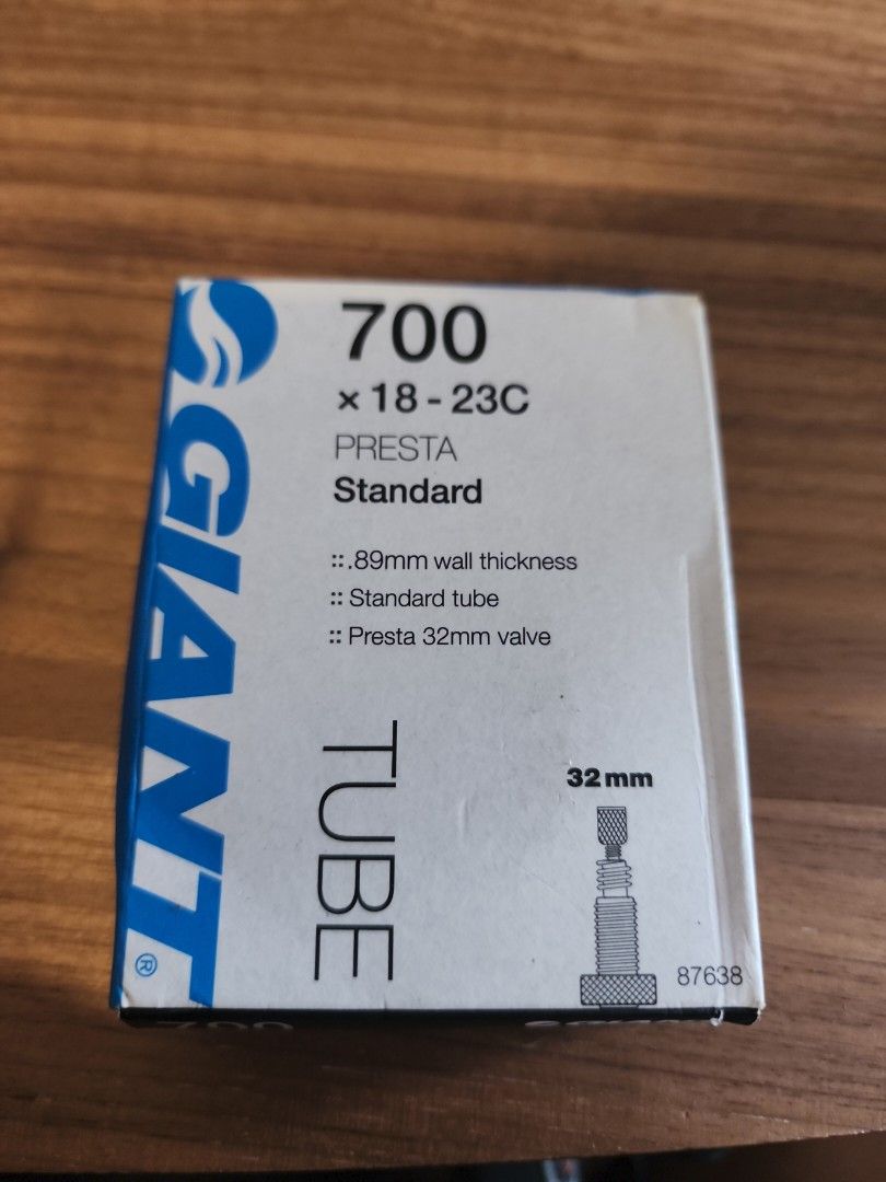 GIANT x 18 23C Presta Standard Sports Equipment Bicycles