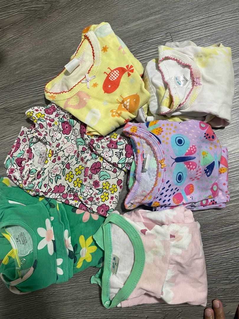 Girls play clothes store