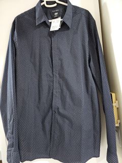 (Category: ) located in . Submitted by bagsXclothes (Listing ID 1239327914, Image 1). Description: .