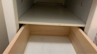 IKEA 床頭櫃