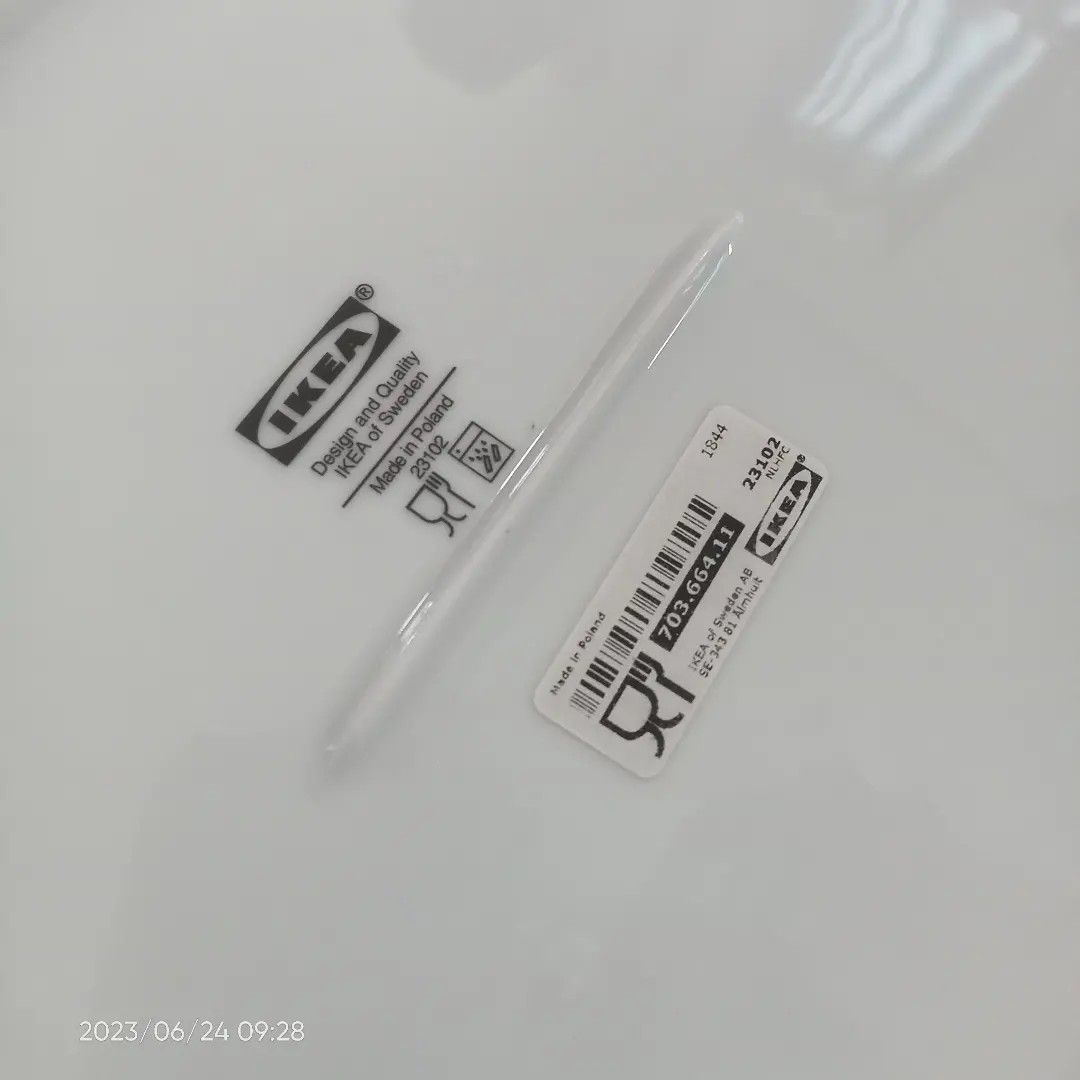 Ikea oval serving plates (Category: Dinnerware & Cutlery) located in Makati City. Submitted by meowmyella (Listing ID 1239150521, Image 2). Description: 🍽️ IKEA oval serving plates (set of 2) 💸Selling at PHP 650 only! ⭕ Brand new 🇦🇪 Purchased in IKEA DUBAI UAE 📏Size: 14" x 10" 🌸Ceramic 🇵🇱 Made in Poland 😜These items are excess in our personal collections (hoarders 🤣) ✈️Shipping via flash express ‼️2 days reservation only, NO CANCELLATIO