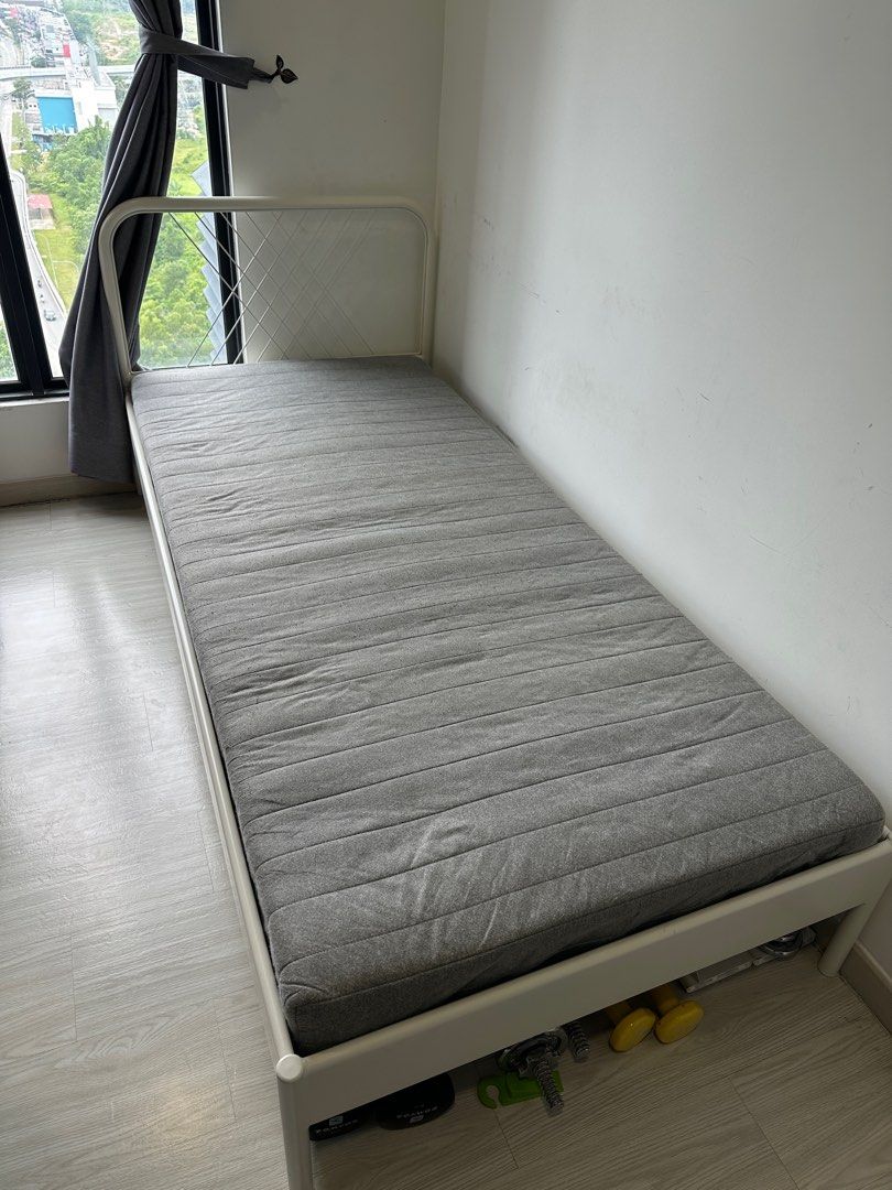 Single bed outlet mattress only