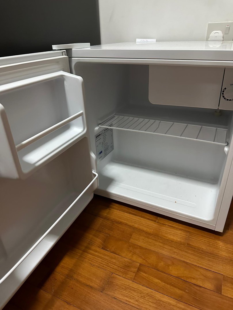 Ikea tilreda fridge 43l, TV & Home Appliances, Kitchen Appliances