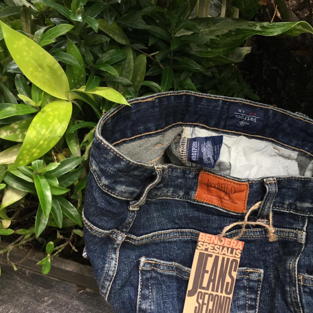 jeans bekas/second, Fesyen Pria, Pakaian , Bawahan di Carousell