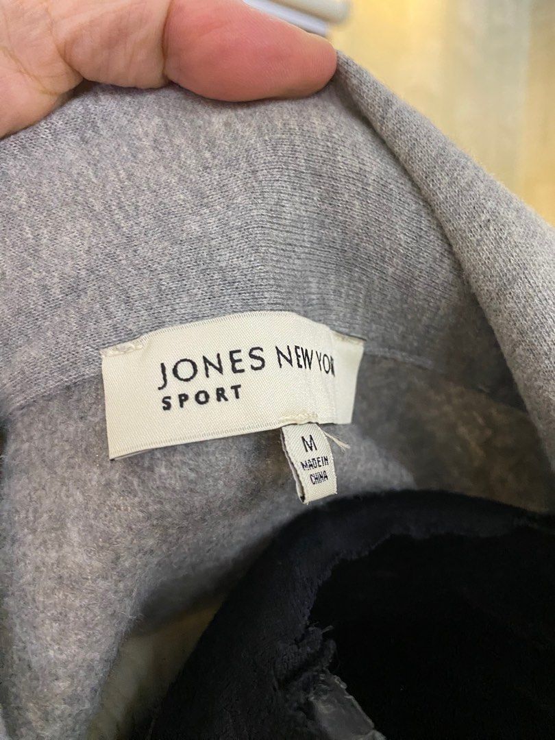 Jones New York Cardigan (Category: Coats, Jackets and Outerwear) located in Naga. Submitted by lililaz (Listing ID 1239172033, Image 2). Description: Jones New York Size Medium but can fit Large.