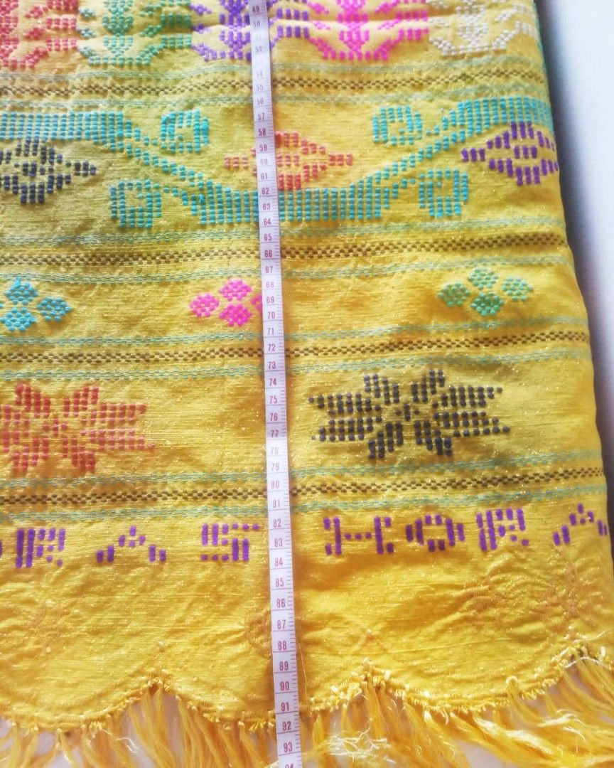 kain-ulos-warna-kuning-merah-75-x-180-cm-perabotan-rumah-di-carousell