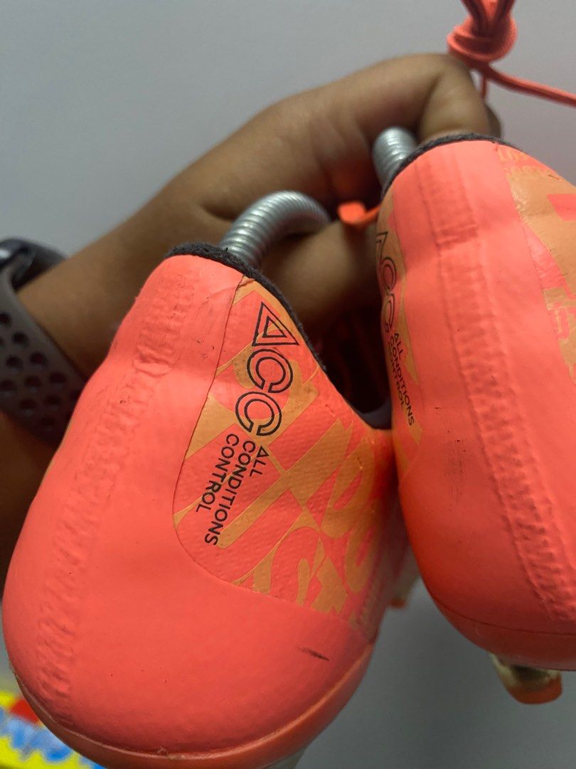 kasut bola nike phantom