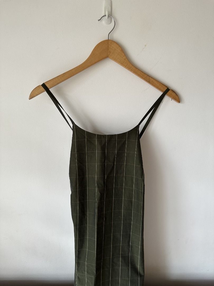 Kostüm V Mexx Shift Dress (Category: Dresses) located in Manila. Submitted by ia____ (Listing ID 1239218335, Image 1). Description: - RFS: Decluttering also realized that this dress doesn’t fit me anymore :( - ₱950 + SF - Bought it from Tropa Store’s website - Fits XS-S - MOP: Bank transfer (Unionbank) or Gcash - Delivery courier thru Grab or Lalamove c/o buyer (around Metro Manila only).