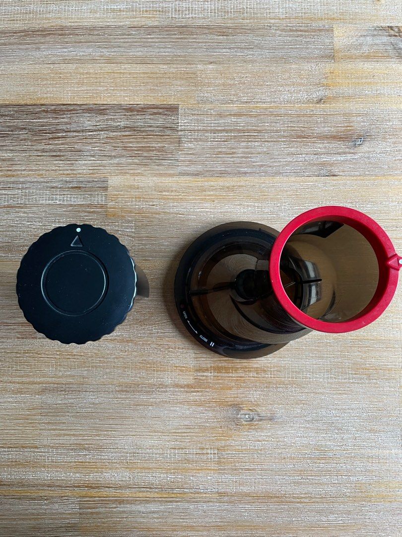 Kuvings slow juicer C7000, TV & Home Appliances, Kitchen Appliances