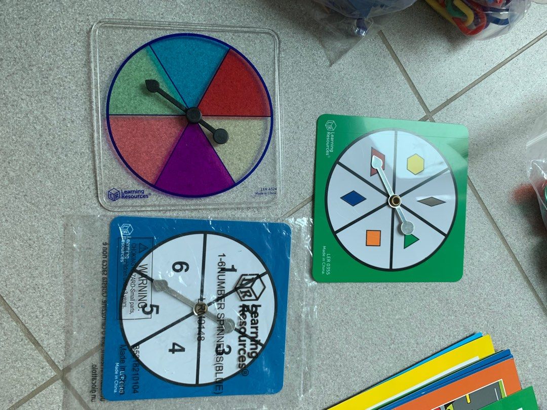 Learning Resources Super Sorting Set （分類：嬰兒玩具）位於 Hong Kong。 由 tahking 提交（商品編號 1239234982，圖片 3）。簡介： 清屋：只限7月21日前車公廟站面交，或順豐到付。7月21日之後會捐出去。 Box broken, may missed some counting objects but the following are not missing: - 3 x Spinners - 1 x Number cube - 6 x Sorting Bowls - 1 x Sorting tray - 11 x Double-sided activity card Details refer to below link: https://www.learningresources.com/item-super-sorting-set 。