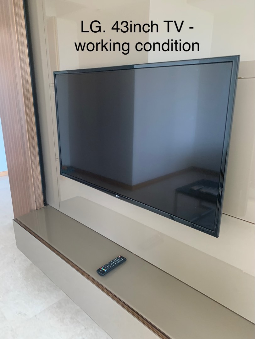 LG 43 inch Tv with stands, TV & Home Appliances, TV & Entertainment, TV