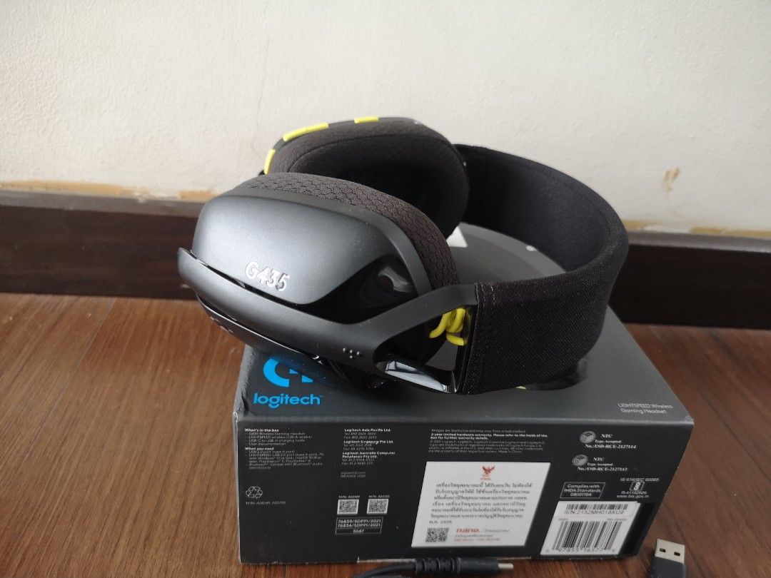Logitech g435 wireless gaming headset (Category: Headphones & Headsets) located in Quezon City. Submitted by uniquemumsph (Listing ID 1239150114, Image 3). Description: Almost new logitech G435 Wireless gaming headset Color black and yellow Used a few times Rfs decluttering Pickup only banawe qc.
