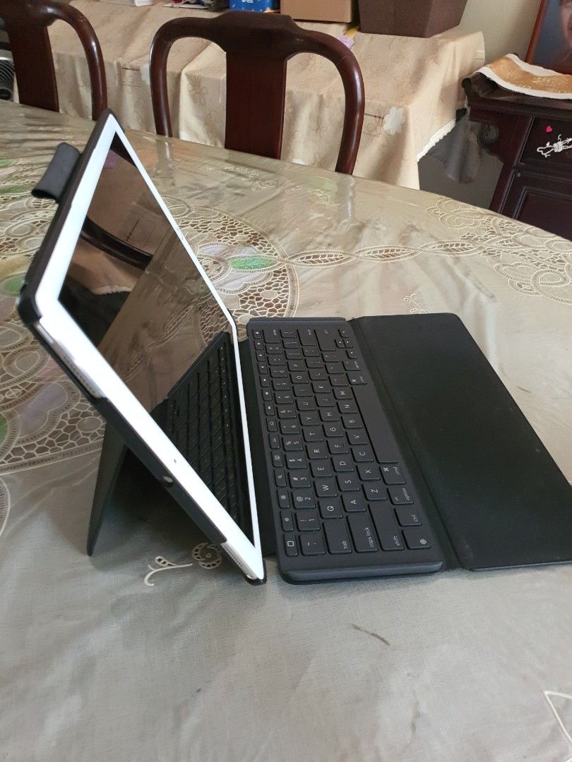 Logitech combo touch for Ipad Pro 12.9 inch (2nd gen) Keyboard case