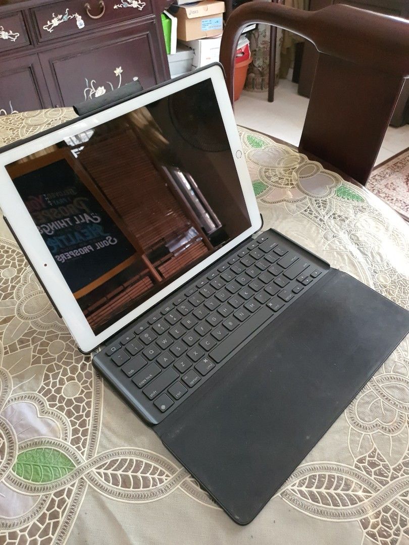 Logitech combo touch for Ipad Pro 12.9 inch (2nd gen) Keyboard case