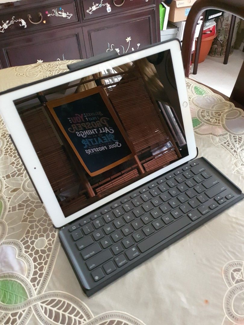 Logitech combo touch for Ipad Pro 12.9 inch (2nd gen) Keyboard case