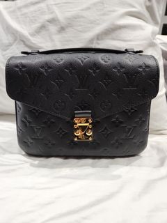 Louis Vuitton Pochette Métis x Fornasetti Bag, Luxury, Bags & Wallets on  Carousell