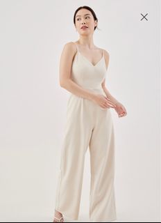 (Category: ) located in . Submitted by wardrobewoes (Listing ID 1239225140, Image 1). Description: .