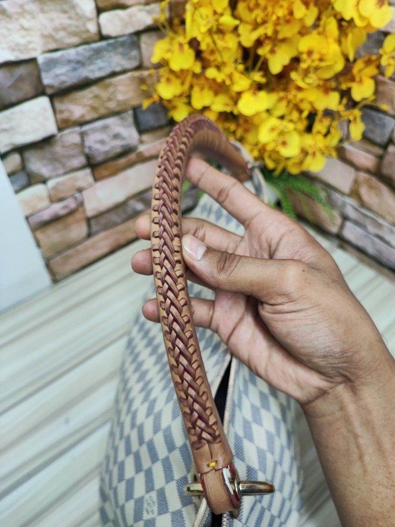 Louis vuitton 2025 artsy strap replacement