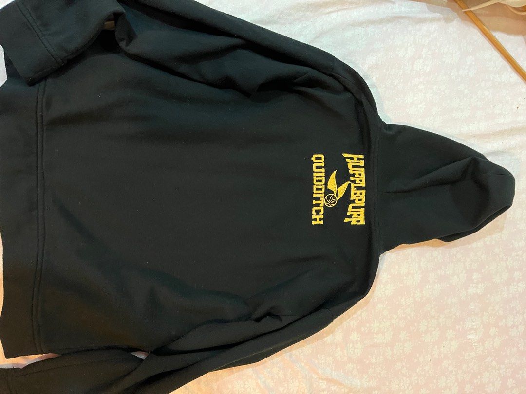 Medium Black Harry Potter Hufflepuff Quidditch hoodie Men s