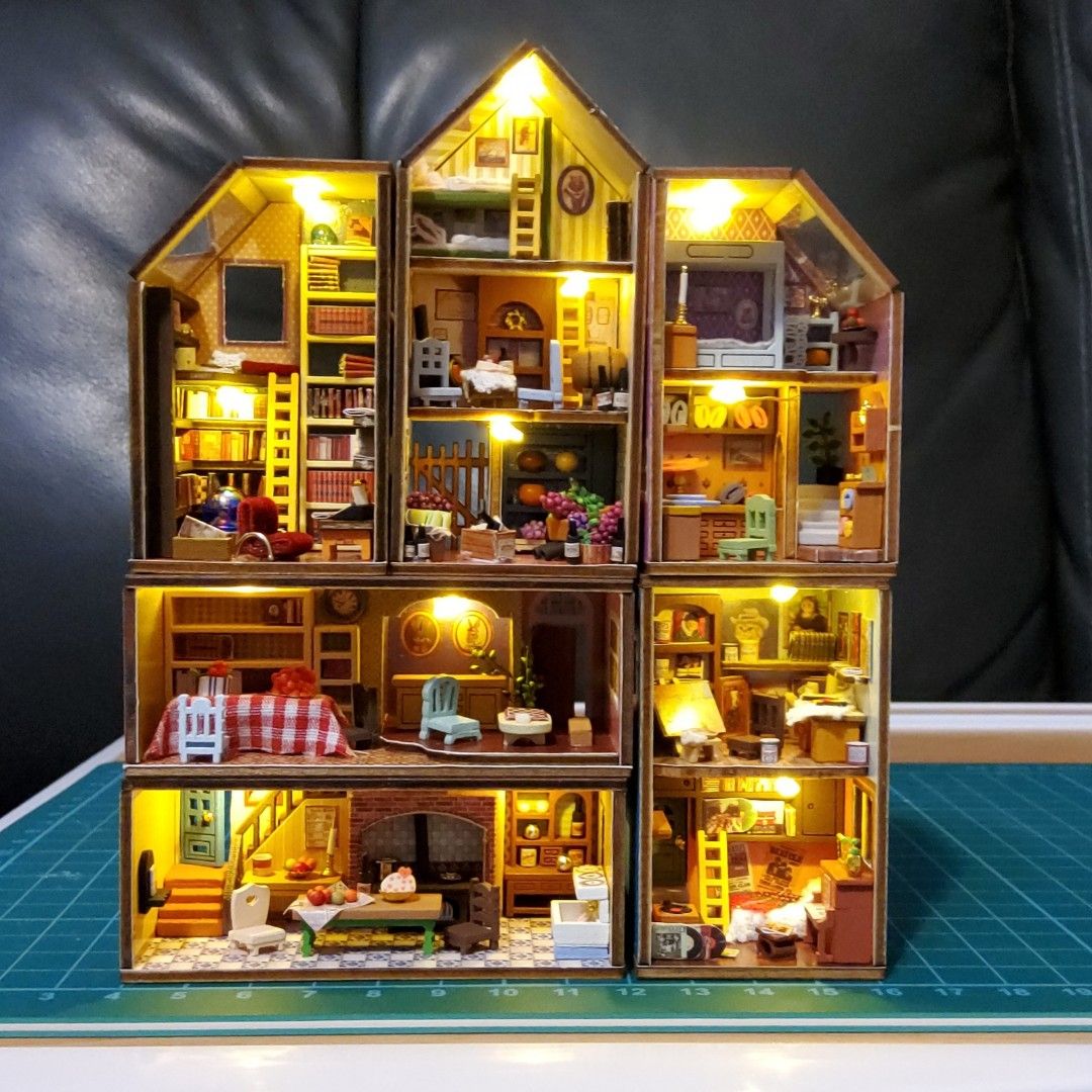 Miniature house model with lighting - DIY/Completed set, Hobbies & Toys ...
