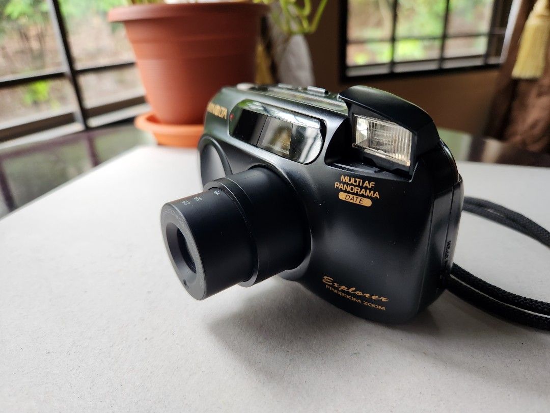 Minolta Explorer Freedom Zoom film camera, Photography, Cameras on