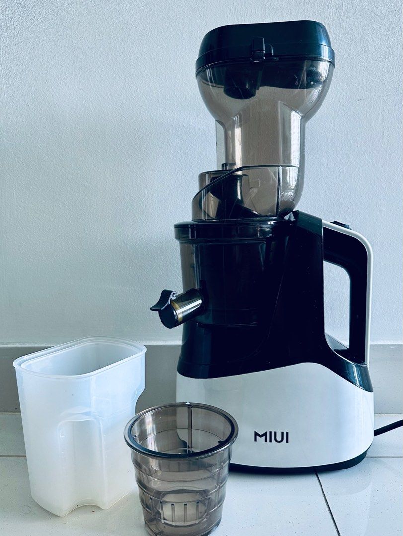 Miui slow juicer, TV & Home Appliances, Kitchen Appliances, Juicers