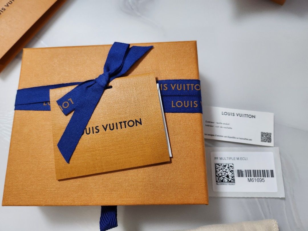 Louis Vuitton Multiple Wallet x Fragment Hiroshi Fujiwara Monogram Eclipse  M64439, Men's Fashion, Watches & Accessories, Wallets & Card Holders on  Carousell