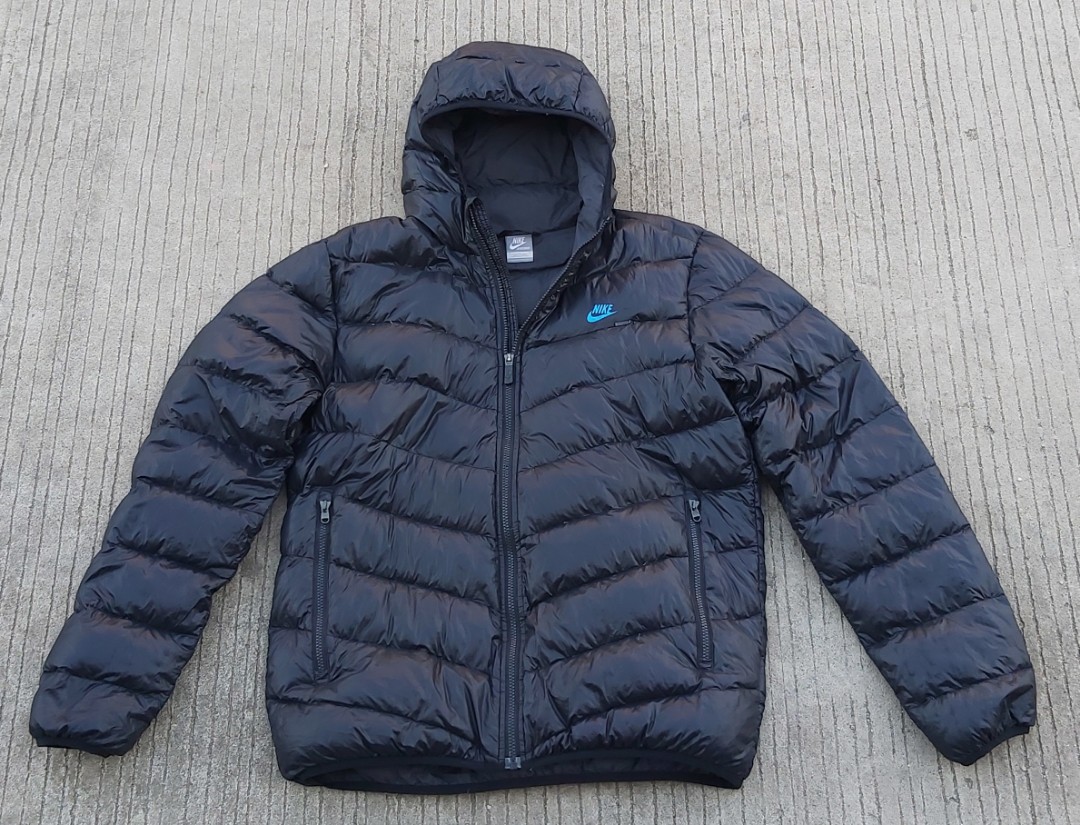 Nike cascade 700 down hooded jacket discount