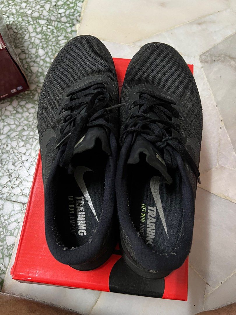 Metcon flyknit discount vs metcon 4