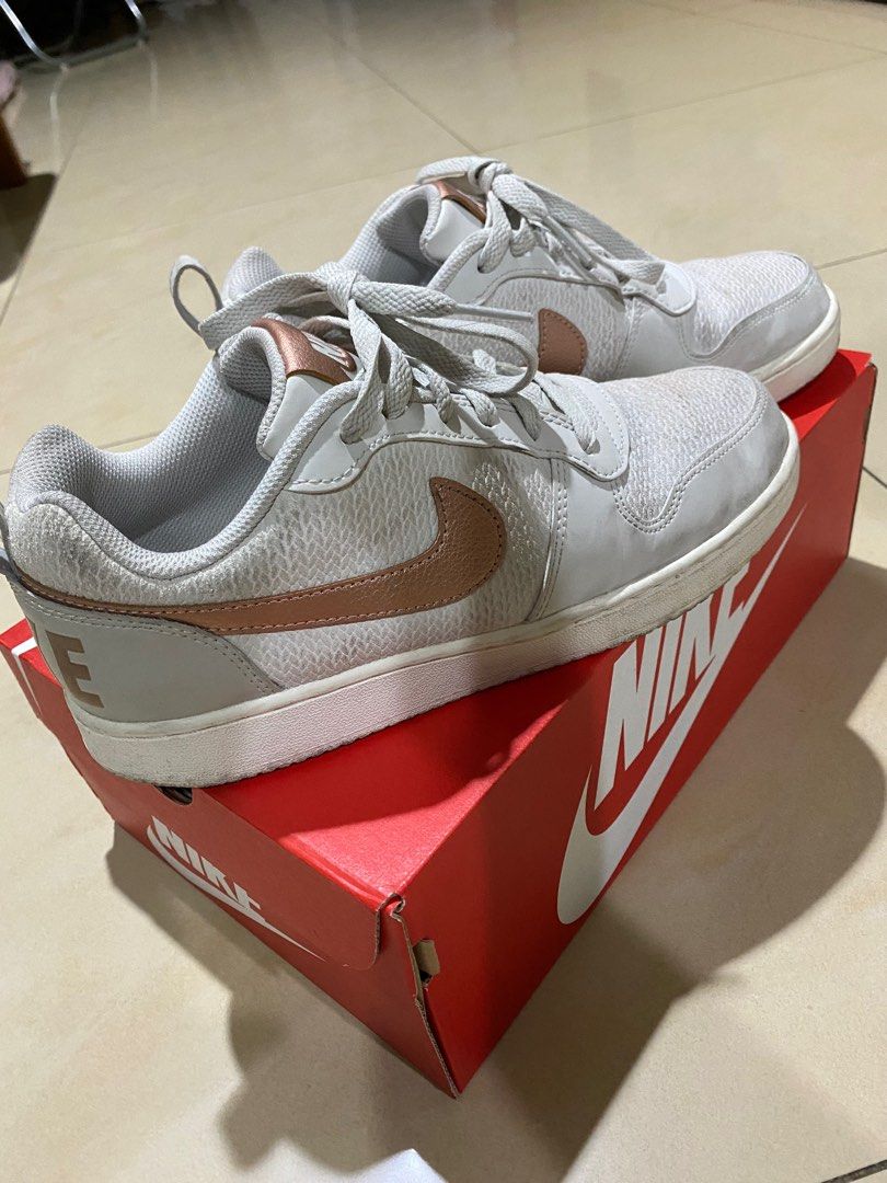 Nike court borough gold clearance